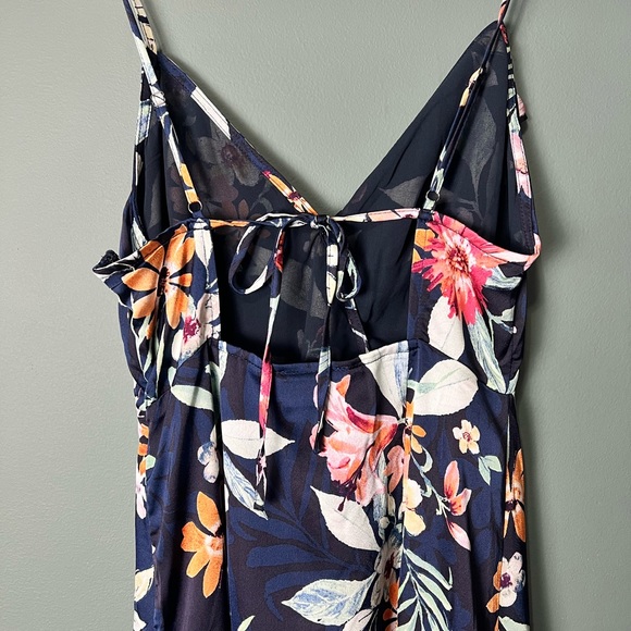 Sleeveless, midi floral dress - Picture 4 of 4